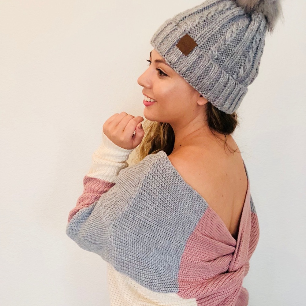 Gray & Pink Color Block Twist Sweater - Picture 2 of 4
